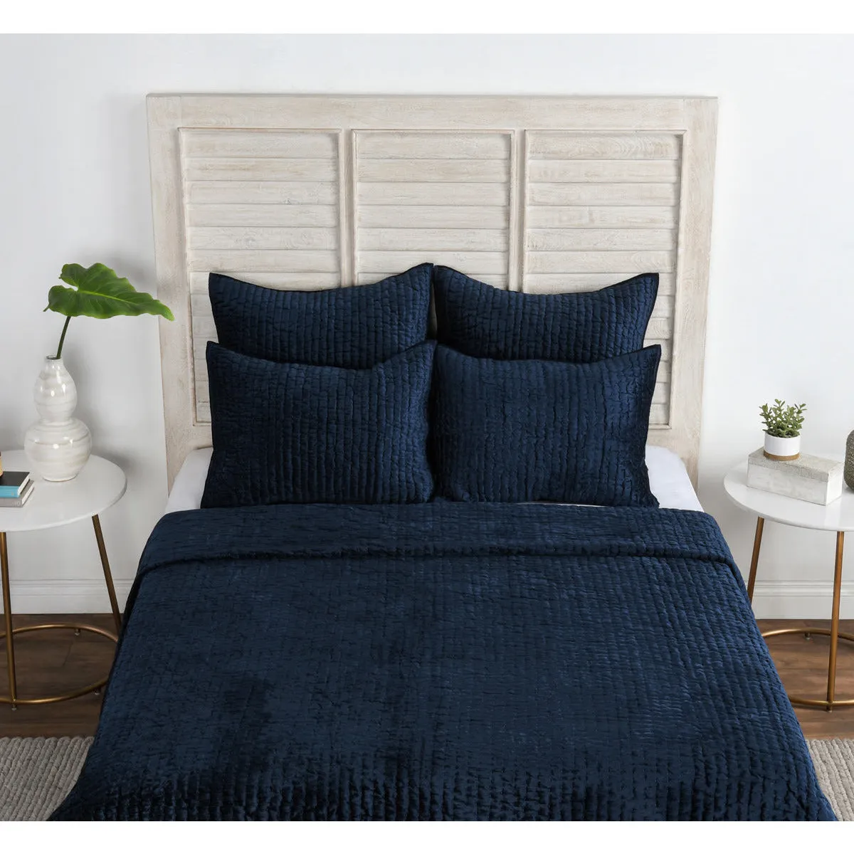 Bari Velvet Ocean Blue Quilt