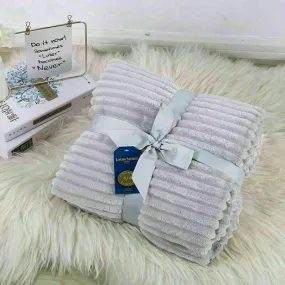 Chunky Ribbed Throw Blankets 150x200cm 100% Polyester - Cozy & Warm - Perfect Blankets for Bed, Sofa, Couch SILVER