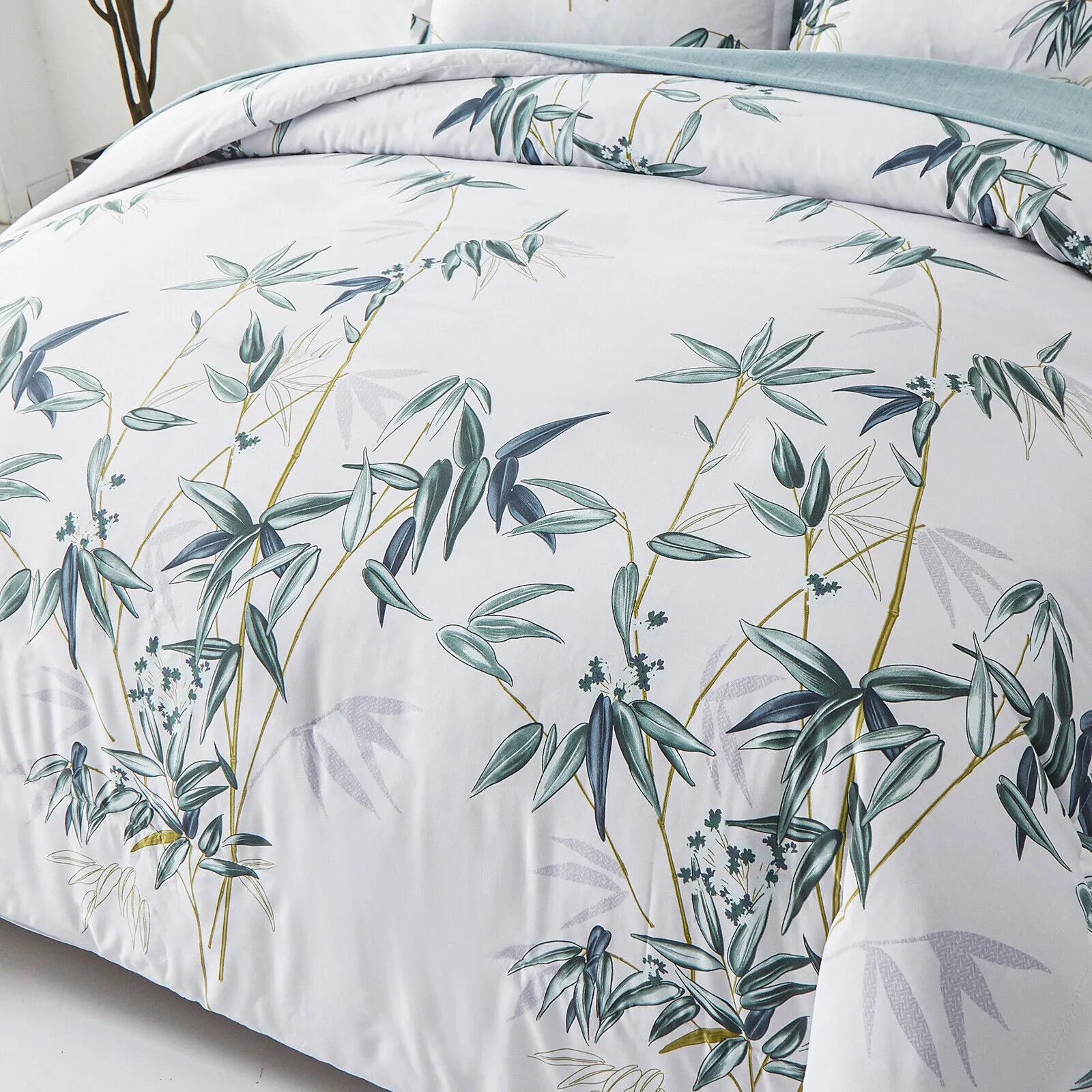 Floral Leaves Comforter Set, King Size, Quilted Bedding with Pillowcases