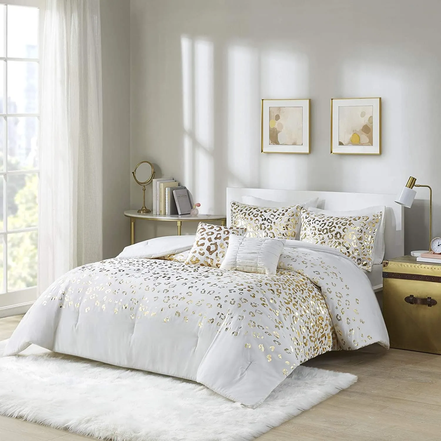 Intelligent Design Serena Metallic Animal Printed Comforter Set, Full - Queen