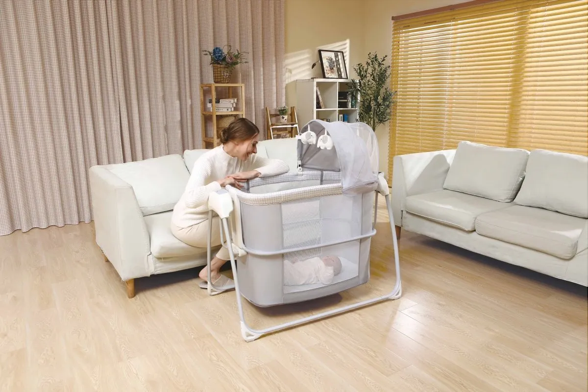 Mastela Deluxe 4 in 1 Bassinet- White