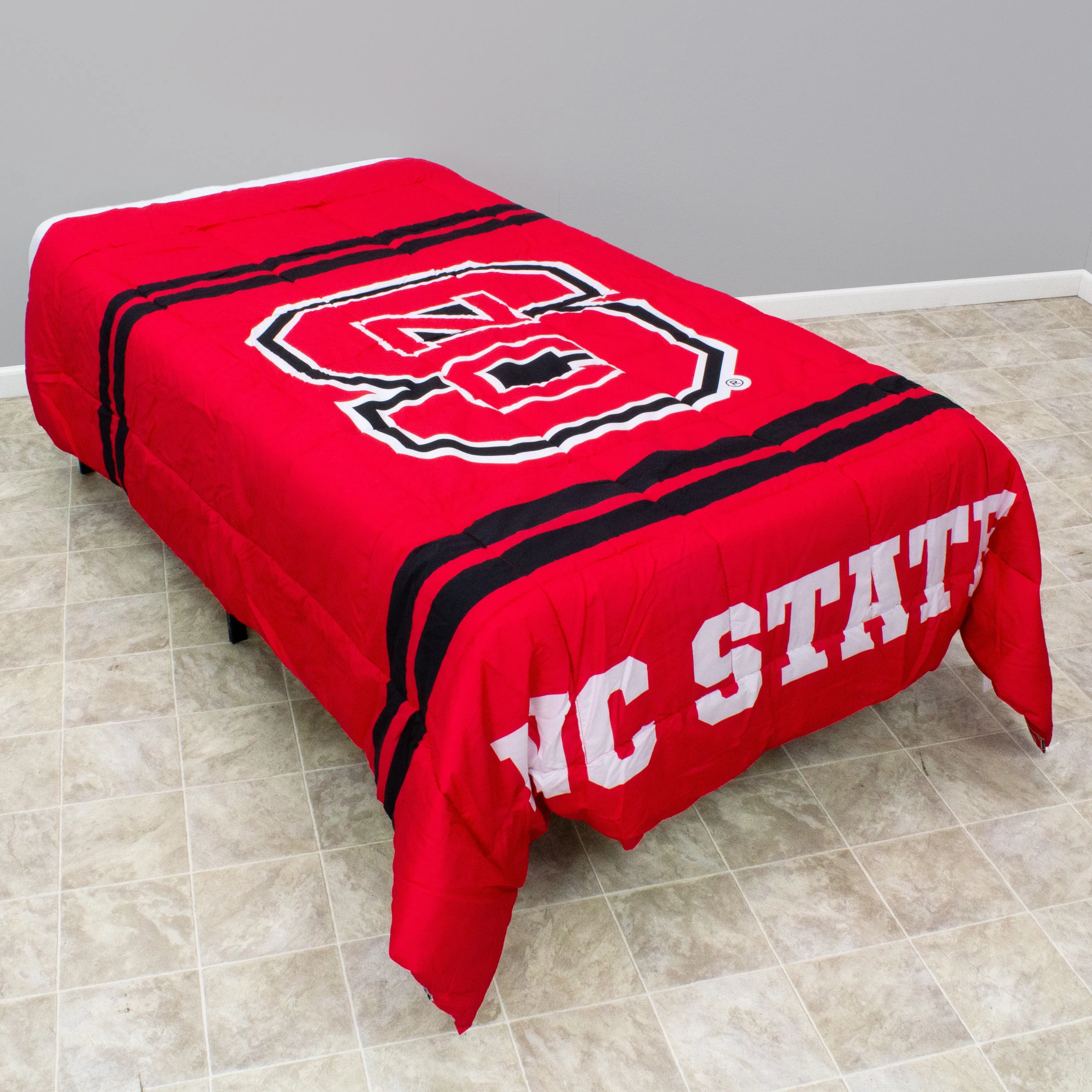 North Carolina State Wolfpack Reversible Big Logo Soft and Colorful Comforter