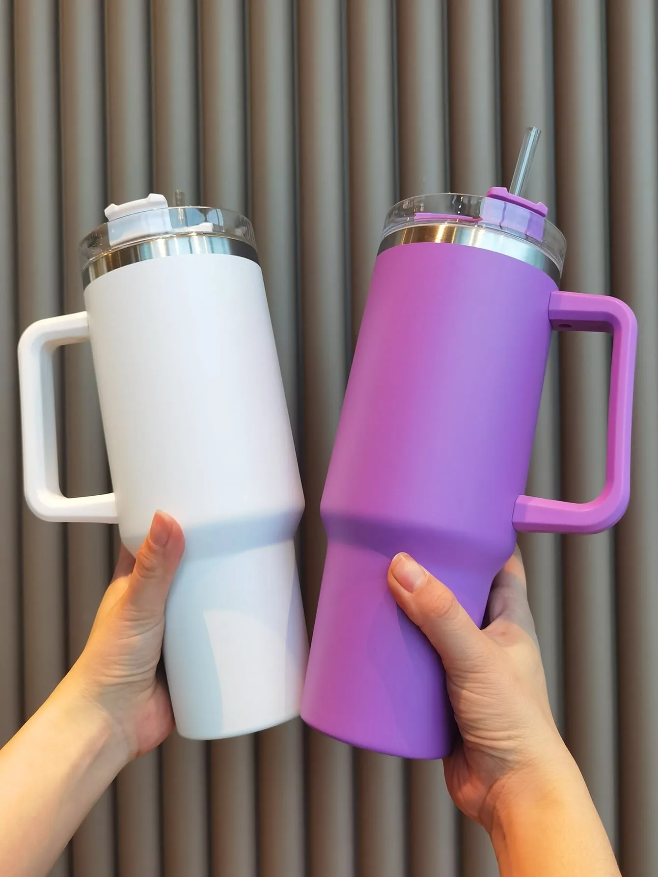 Stainless Steel Insulated Bottle, Minimalist Large Capacity Vacuum Insulated Bottle